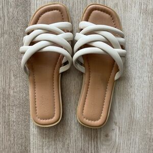 Universal Thread Slide Sandals